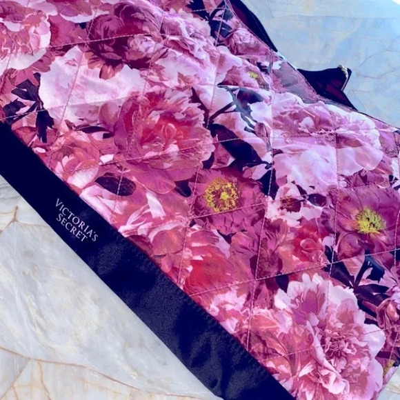 Victoria’s Secret‎ Logo Love Tote Weekender New - Picture 10 of 12